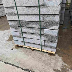 贵阳芙蓉白路牙石，马路牙子