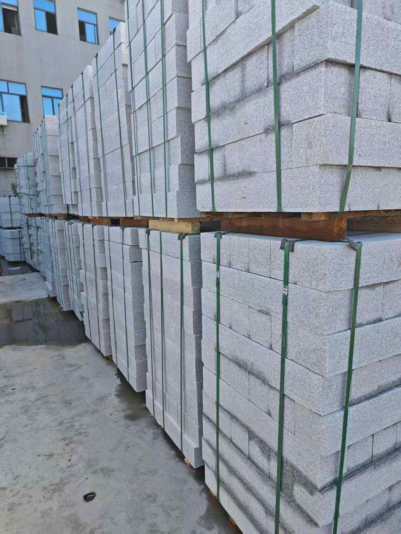 贵阳芝麻白路牙石，路侧石