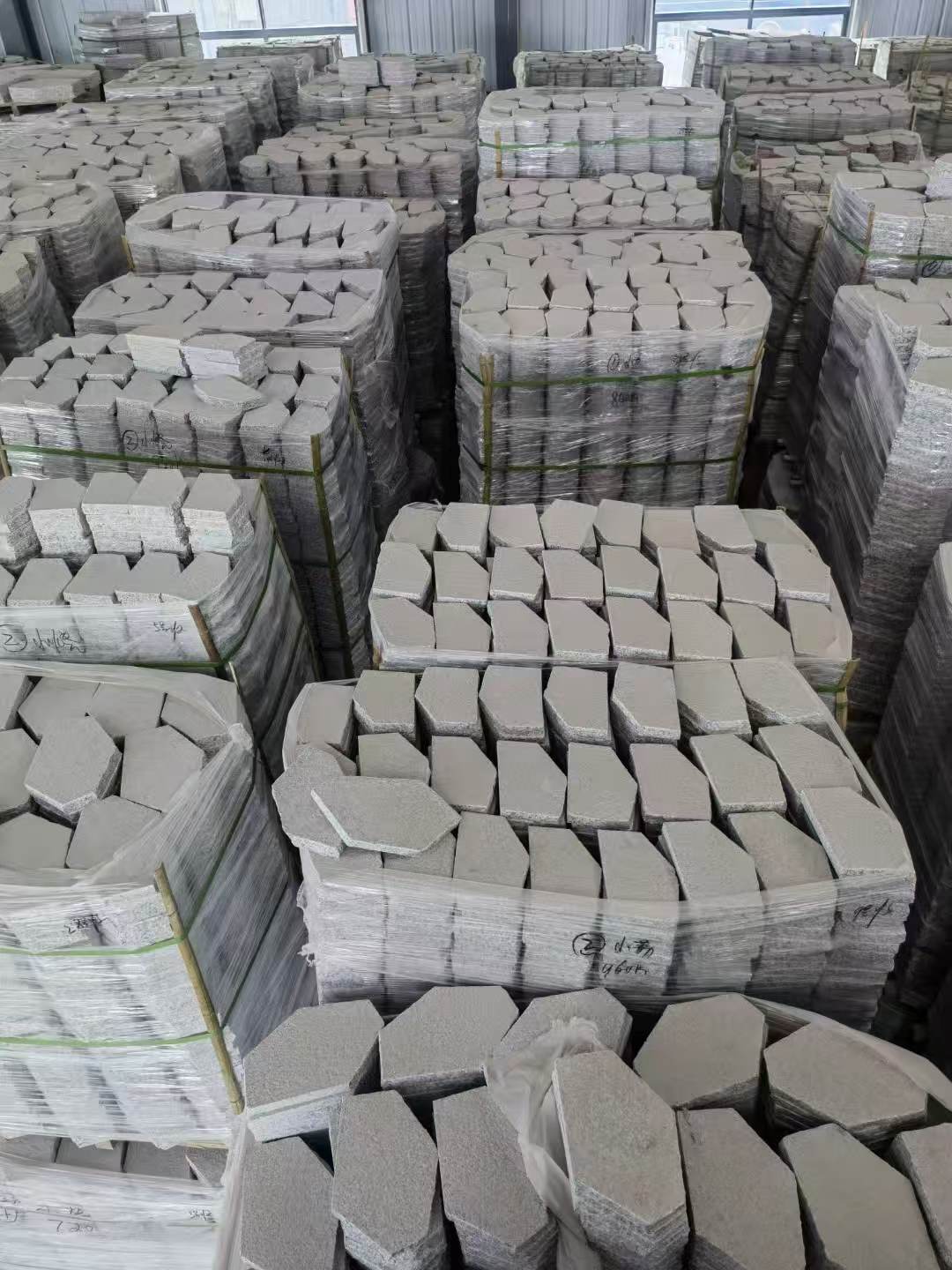 贵阳芝麻白石材冰裂纹，碎拼。